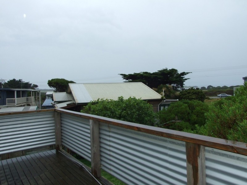 10 Page Avenue, Surf Beach VIC 3922