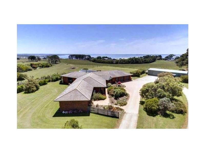 53 Potters Hill Road, San Remo VIC 3925