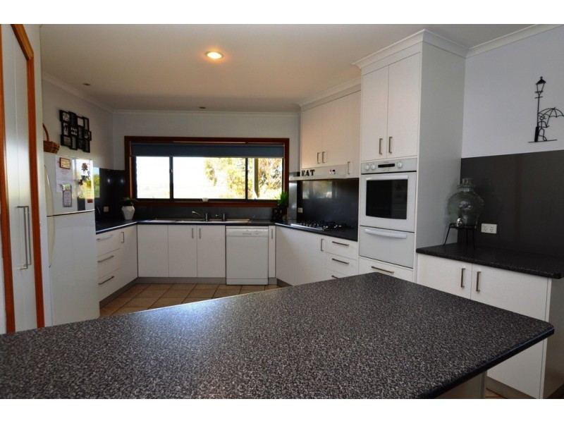 53 Potters Hill Road, San Remo VIC 3925