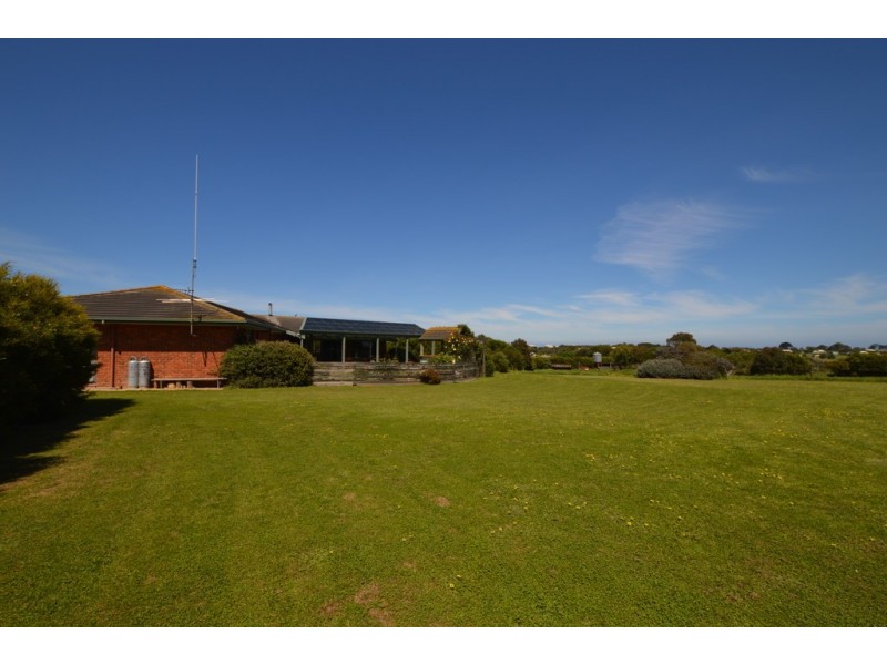 53 Potters Hill Road, San Remo VIC 3925