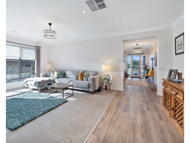 10 Wagtail Way, Cowes VIC 3922