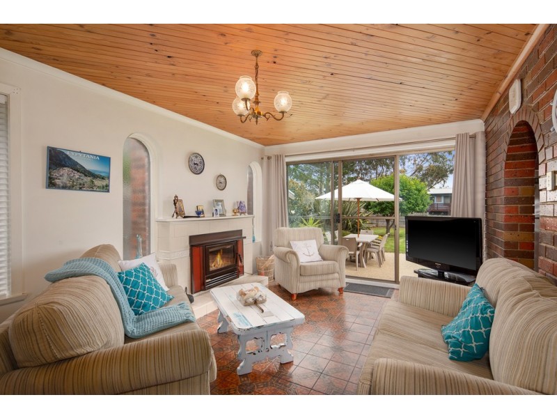 8 Bowcombe Crescent, Ventnor VIC 3922