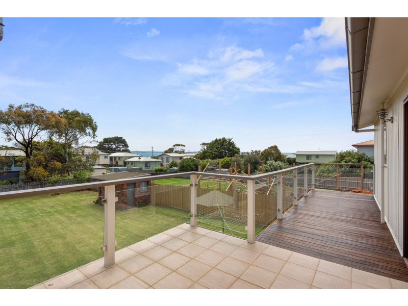 8 Bowcombe Crescent, Ventnor VIC 3922