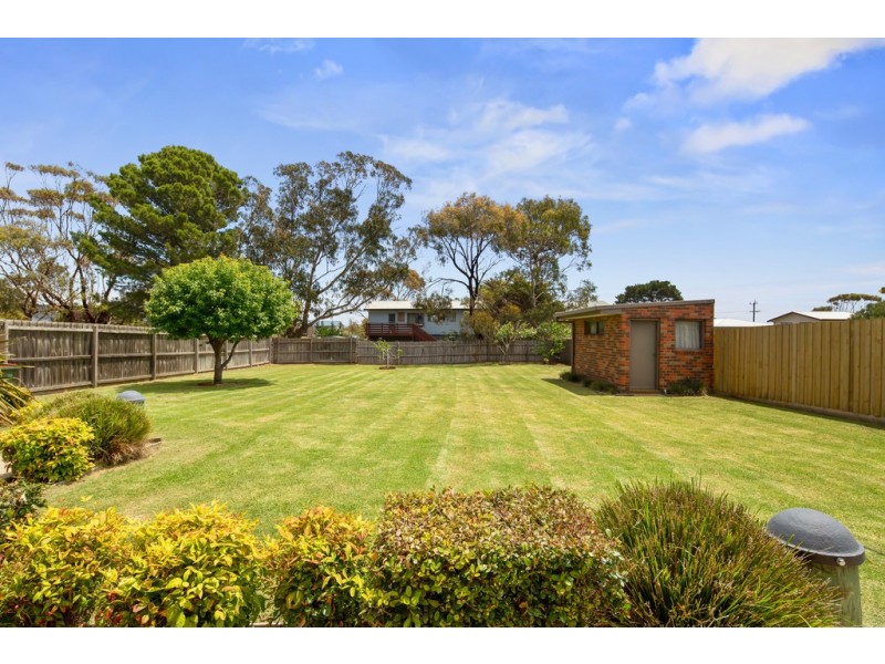 8 Bowcombe Crescent, Ventnor VIC 3922