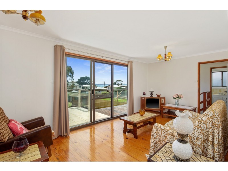 8 Bowcombe Crescent, Ventnor VIC 3922