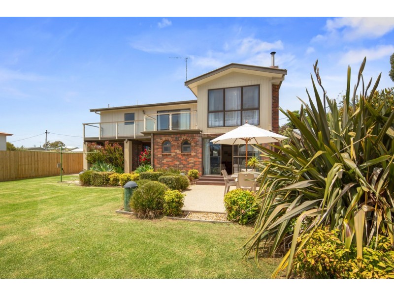 8 Bowcombe Crescent, Ventnor VIC 3922