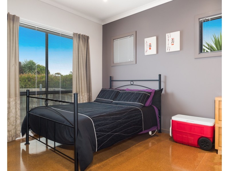 14 Roderick Close, Cowes VIC 3922