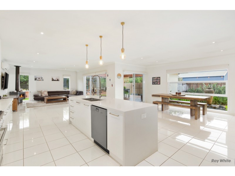 6 Shelly Court, Cowes VIC 3922