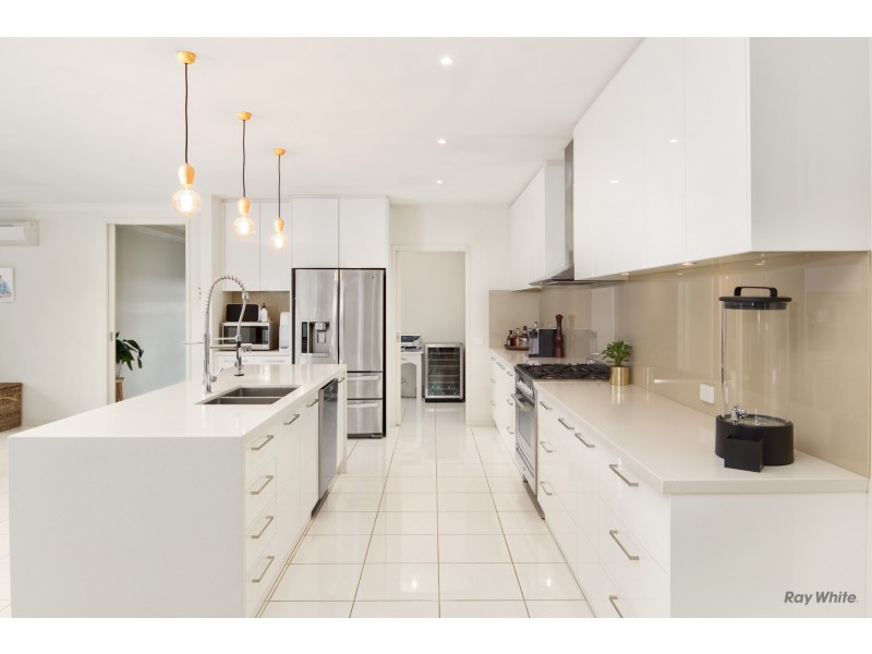 6 Shelly Court, Cowes VIC 3922