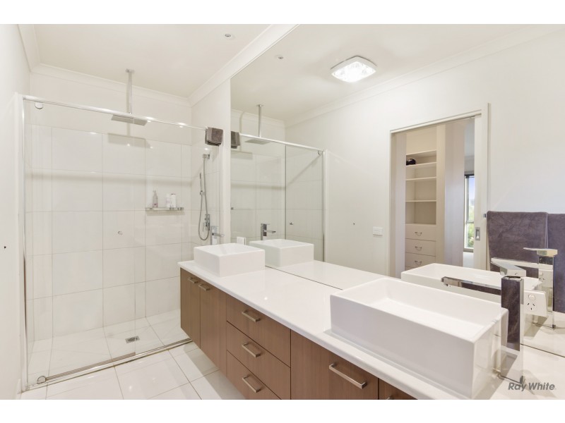 6 Shelly Court, Cowes VIC 3922