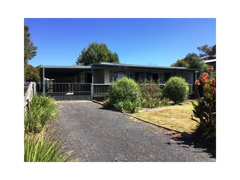 1 Rita Avenue, Cowes VIC 3922