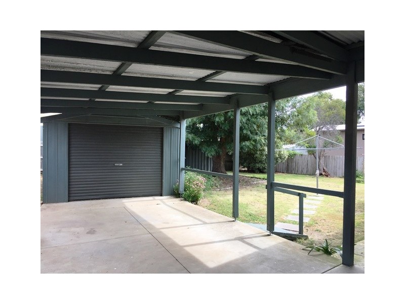 1 Rita Avenue, Cowes VIC 3922