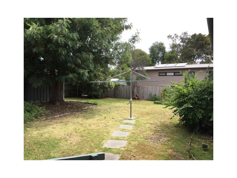 1 Rita Avenue, Cowes VIC 3922