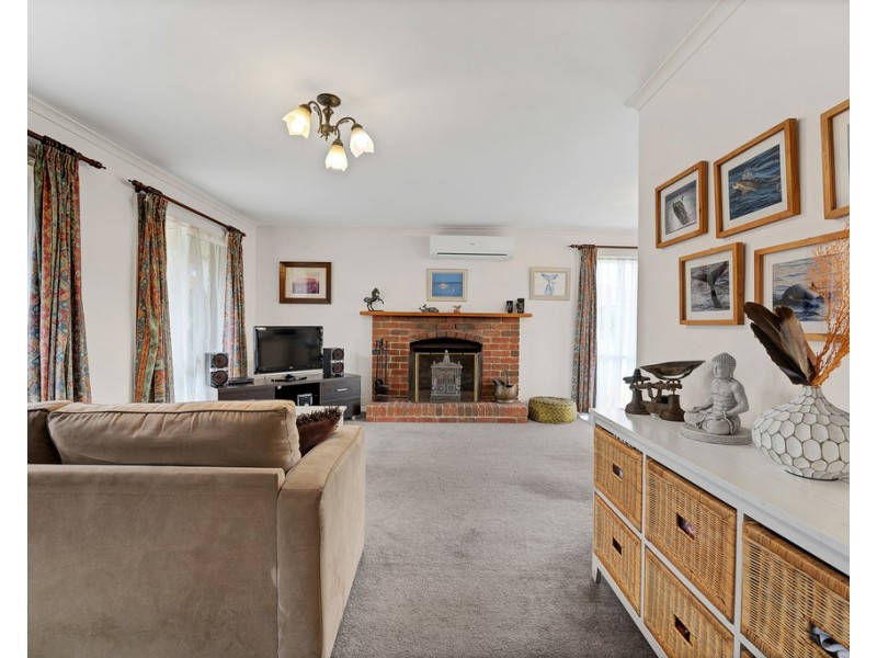 75 Wyndham Avenue, Cowes VIC 3922