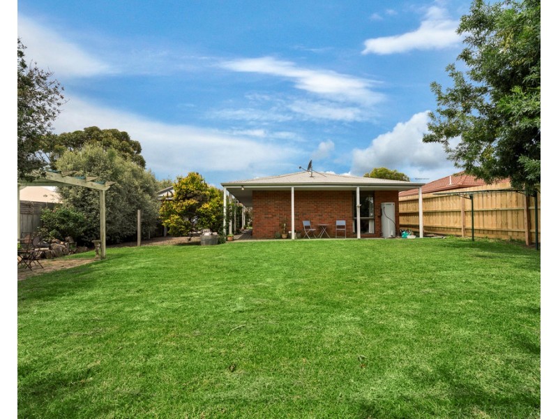 75 Wyndham Avenue, Cowes VIC 3922