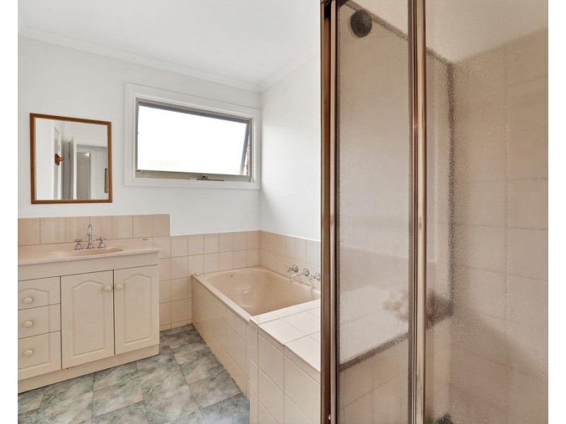 75 Wyndham Avenue, Cowes VIC 3922