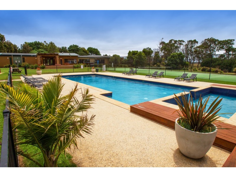 142/2128 Phillip Island Road, Cowes VIC 3922