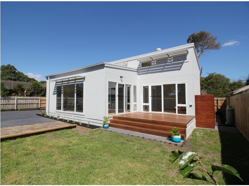 2/133 Church Street, Cowes VIC 3922