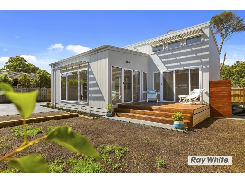 2/133 Church Street, Cowes VIC 3922