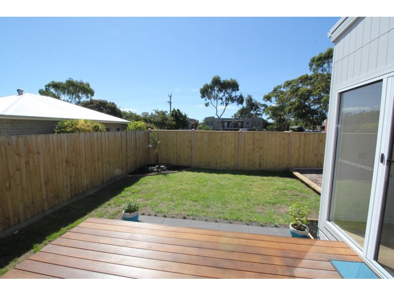 2/133 Church Street, Cowes VIC 3922
