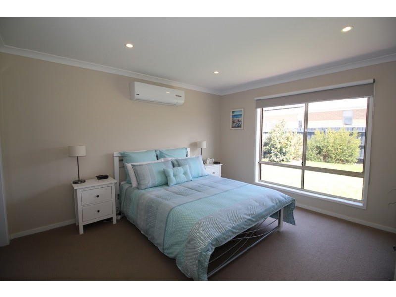 7 Shoalhaven Road, Cowes VIC 3922