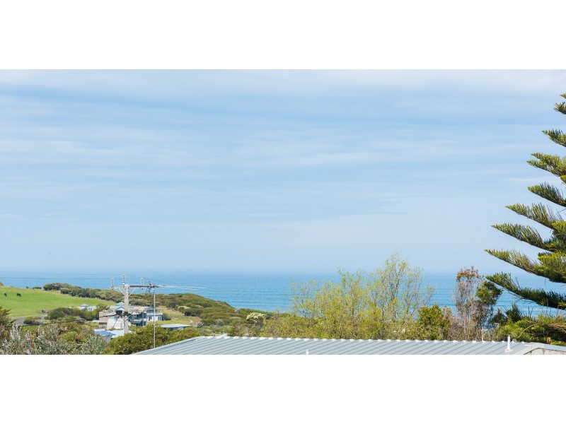 1A Hollywood Crescent, Smiths Beach VIC 3922