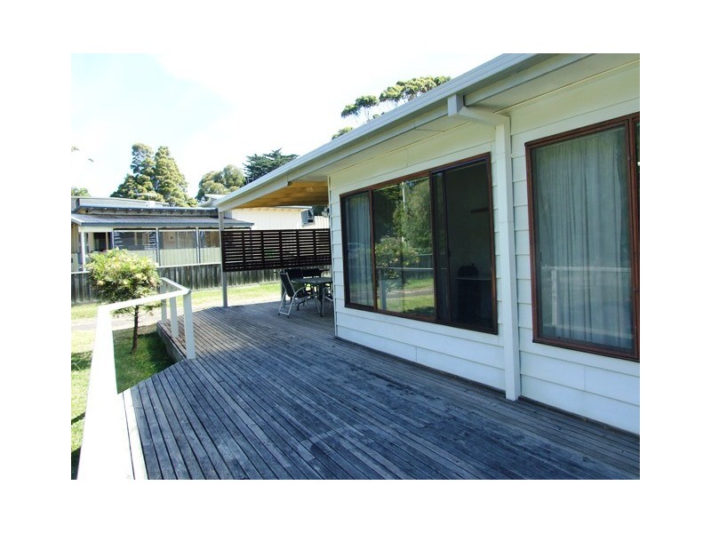 1/8 McHaffie Drive, Cowes VIC 3922