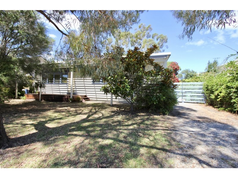 13 Devon Avenue, Cowes VIC 3922