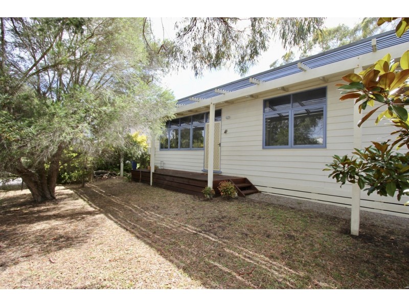 13 Devon Avenue, Cowes VIC 3922