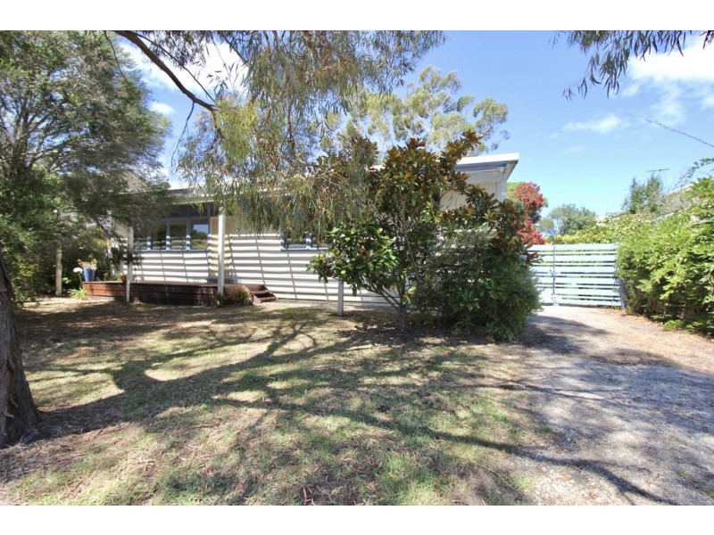 13 Devon Avenue, Cowes VIC 3922