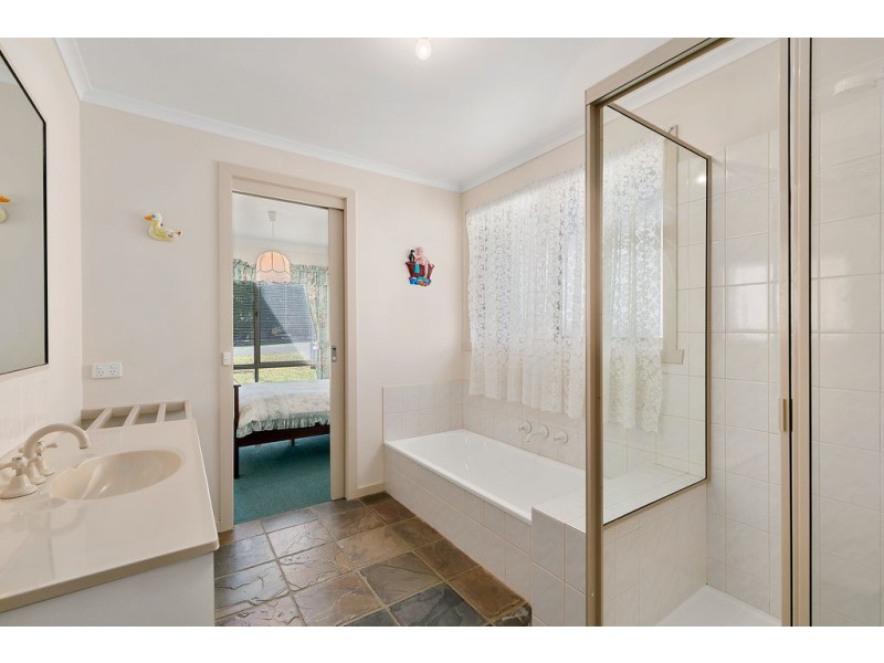 34 Wimbledon Road, Wimbledon Heights VIC 3922