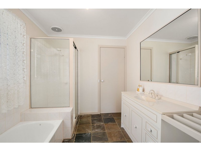 34 Wimbledon Road, Wimbledon Heights VIC 3922