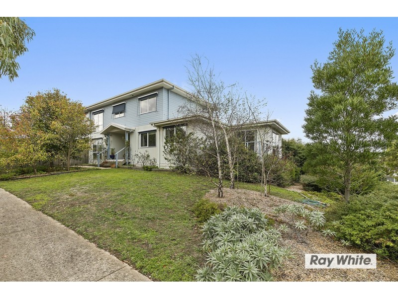 8 Water View Rise, Cowes VIC 3922