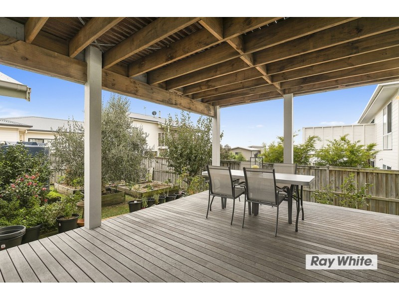 8 Water View Rise, Cowes VIC 3922
