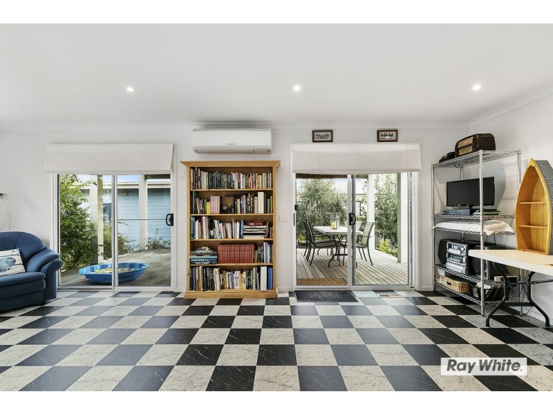 8 Water View Rise, Cowes VIC 3922