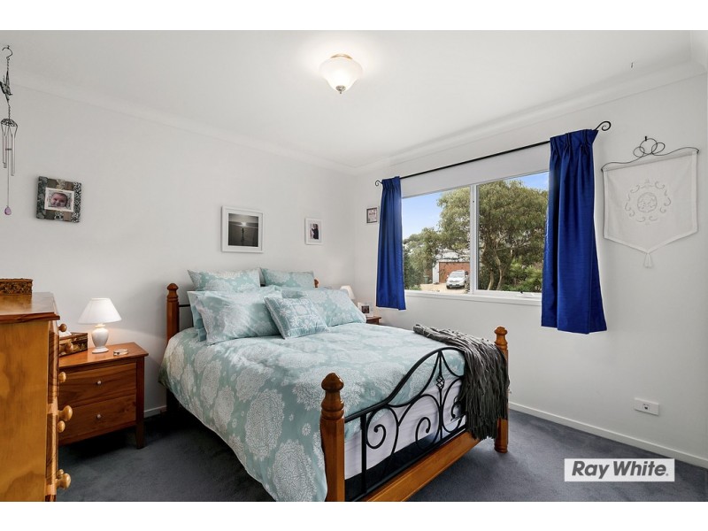 8 Water View Rise, Cowes VIC 3922
