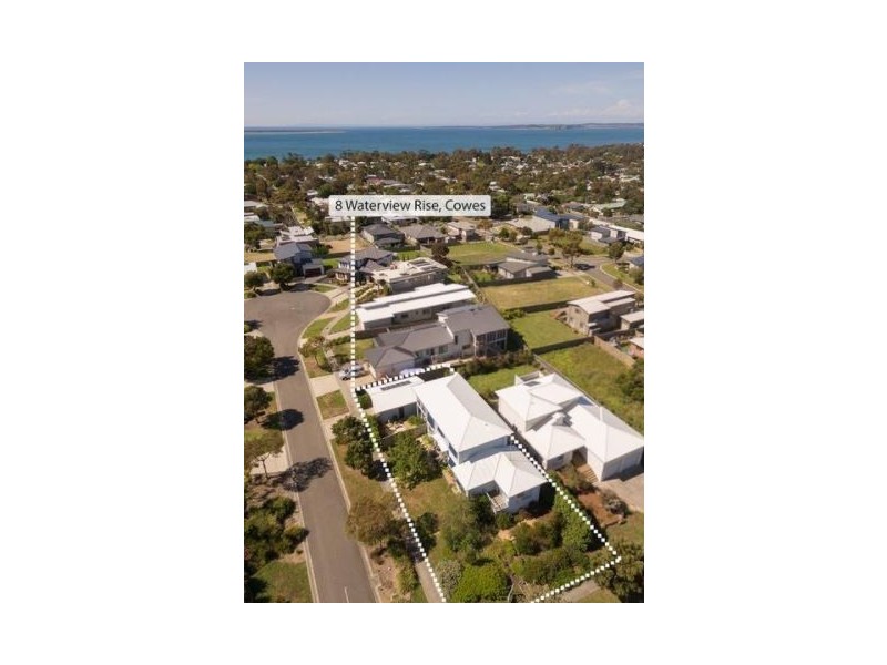 8 Water View Rise, Cowes VIC 3922