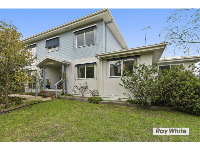 8 Water View Rise, Cowes VIC 3922