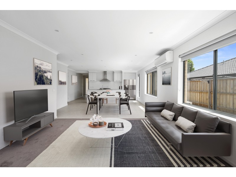 29 Castle Combe Circuit, Cowes VIC 3922