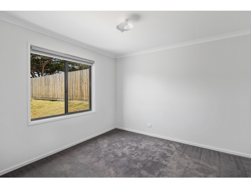 29 Castle Combe Circuit, Cowes VIC 3922