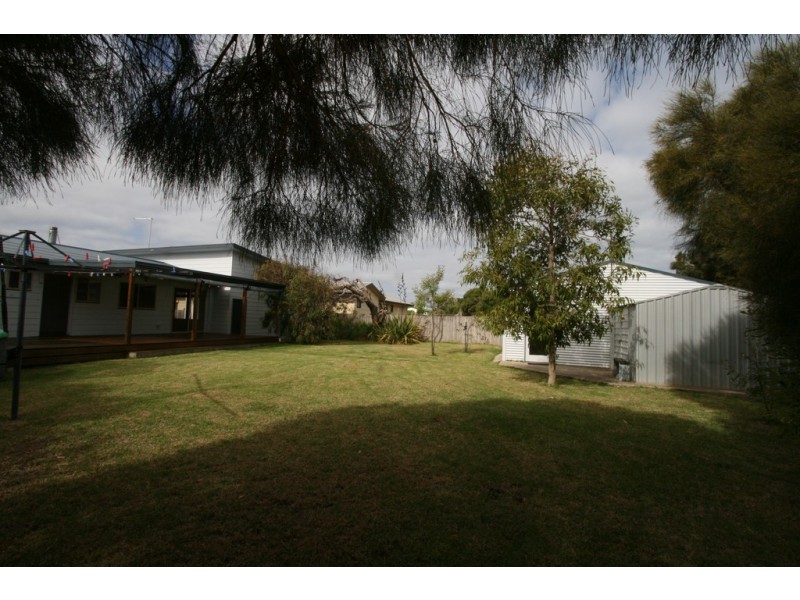 19 Sinclair Avenue, Surf Beach VIC 3922