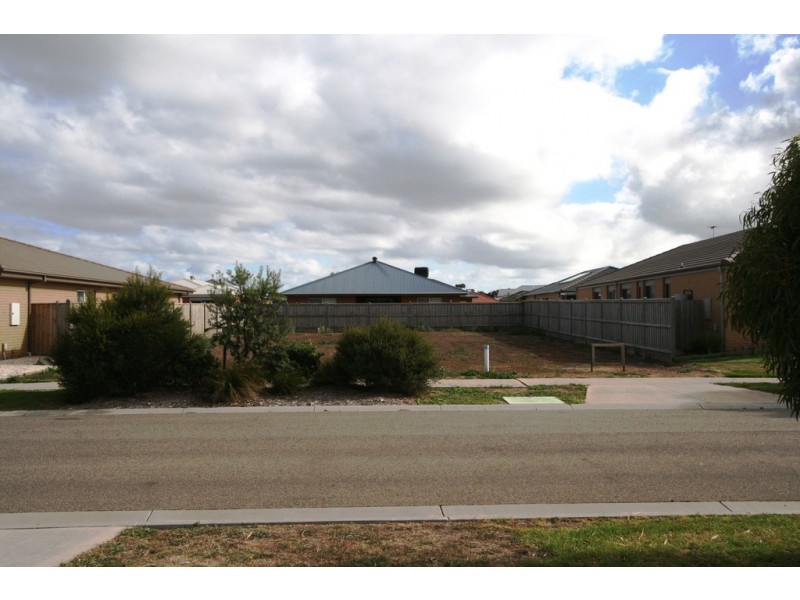 11 Grampian Boulevard, Cowes VIC 3922