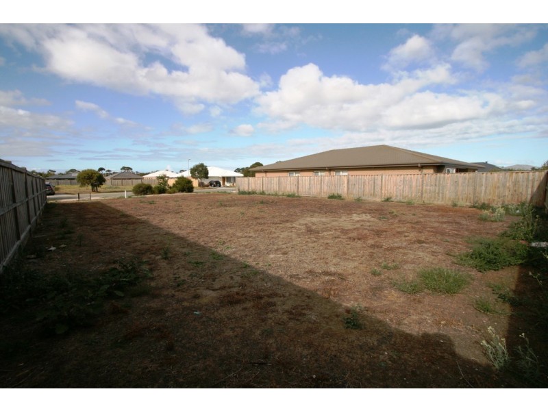 11 Grampian Boulevard, Cowes VIC 3922