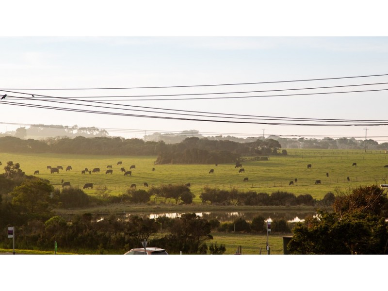 1A Dunvegan Cres, Surf Beach VIC 3922