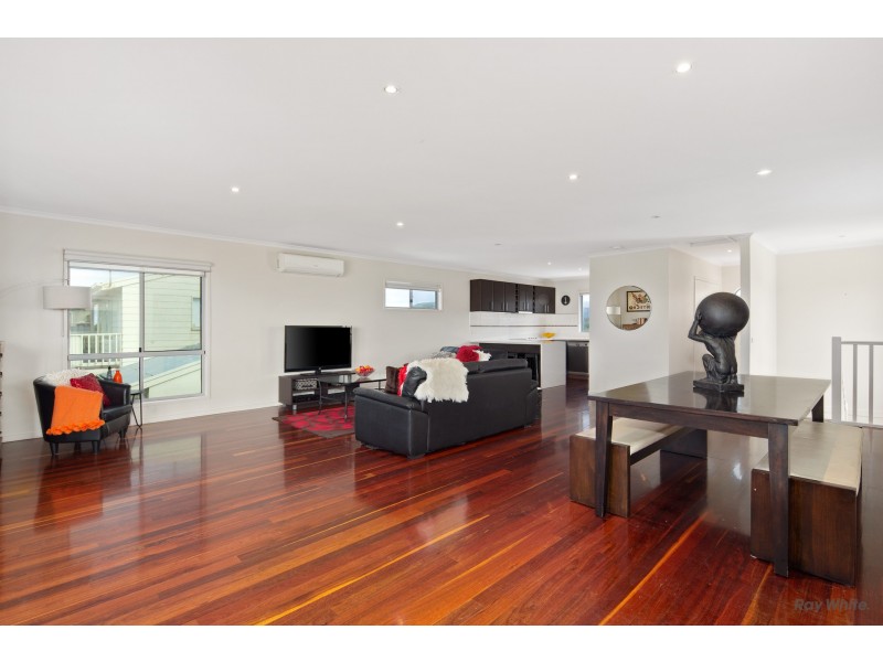 24 Stradbroke Crescent, Surf Beach VIC 3922