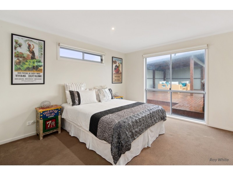 24 Stradbroke Crescent, Surf Beach VIC 3922