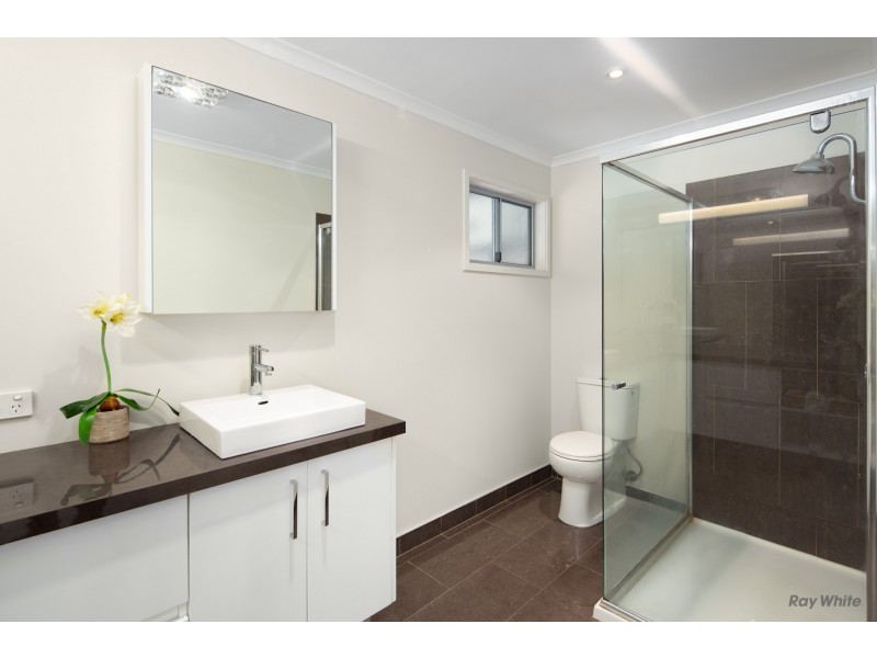 24 Stradbroke Crescent, Surf Beach VIC 3922