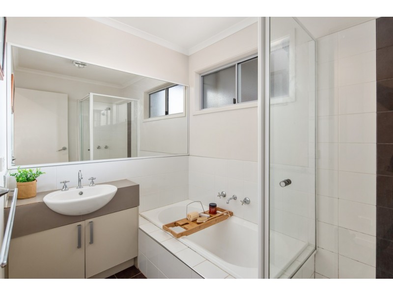 24 Stradbroke Crescent, Surf Beach VIC 3922