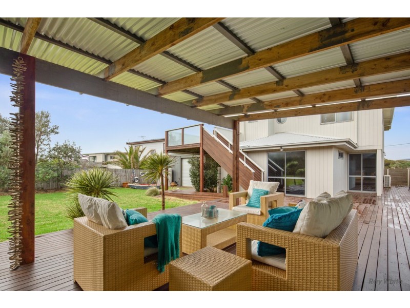 24 Stradbroke Crescent, Surf Beach VIC 3922