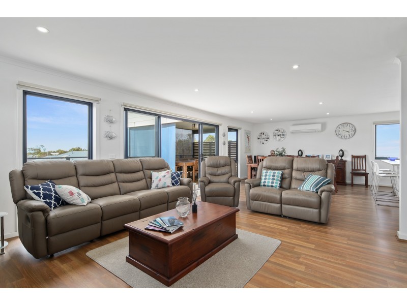5 Possum Place, Cowes VIC 3922